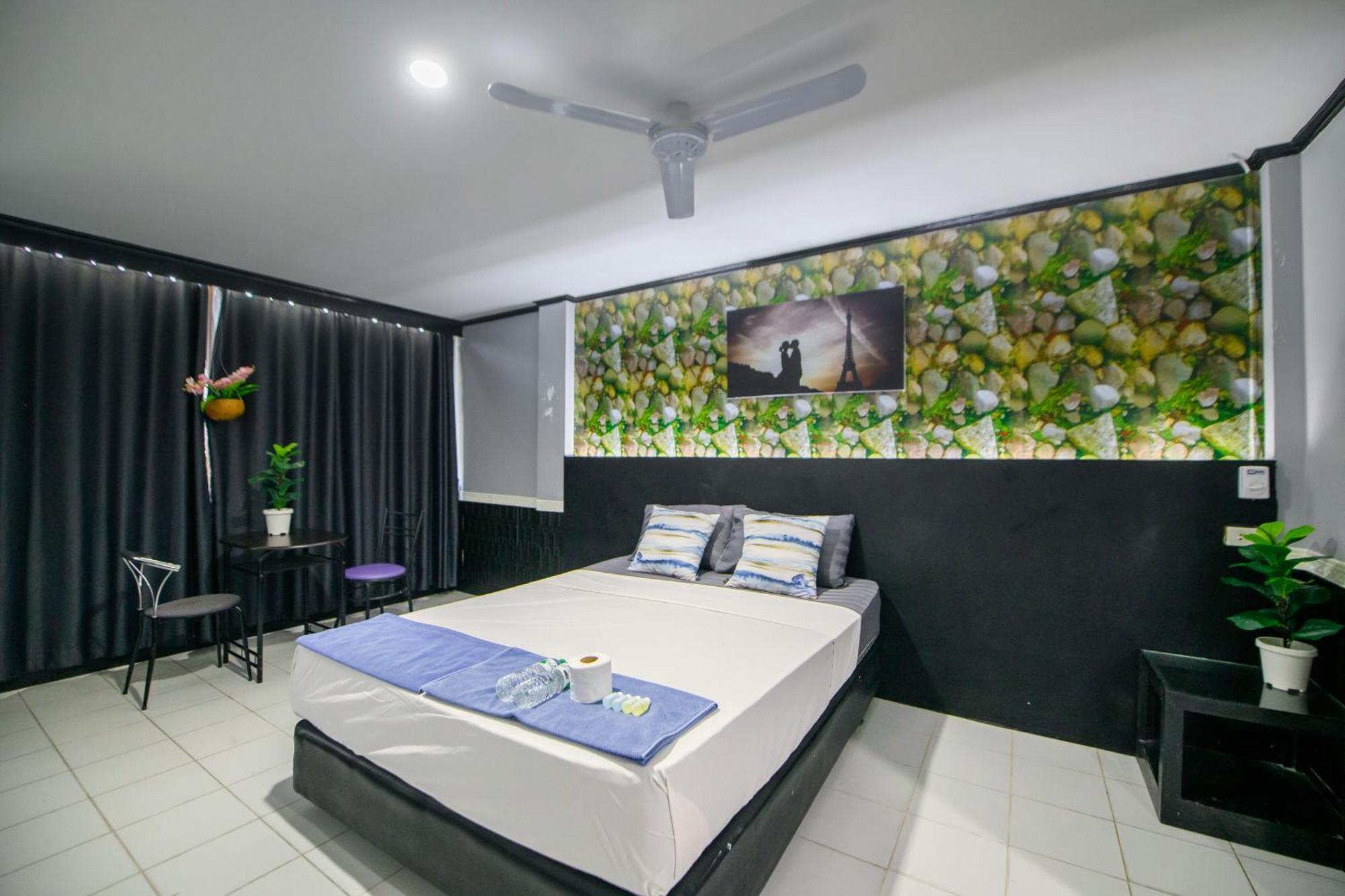Happy Jomtien - Beachfront Zimmer foto